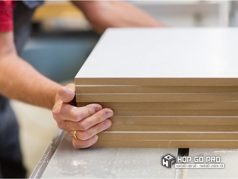 Tấm gỗ MDF phẳng mịn dùng trong sản xuất hộp quà rượu